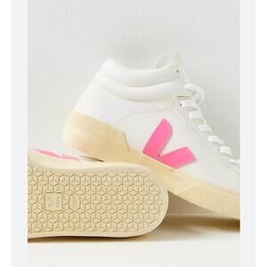 Veja Minotaur Women's High Top Leather White and Pink Sneakers Shoes Size 5